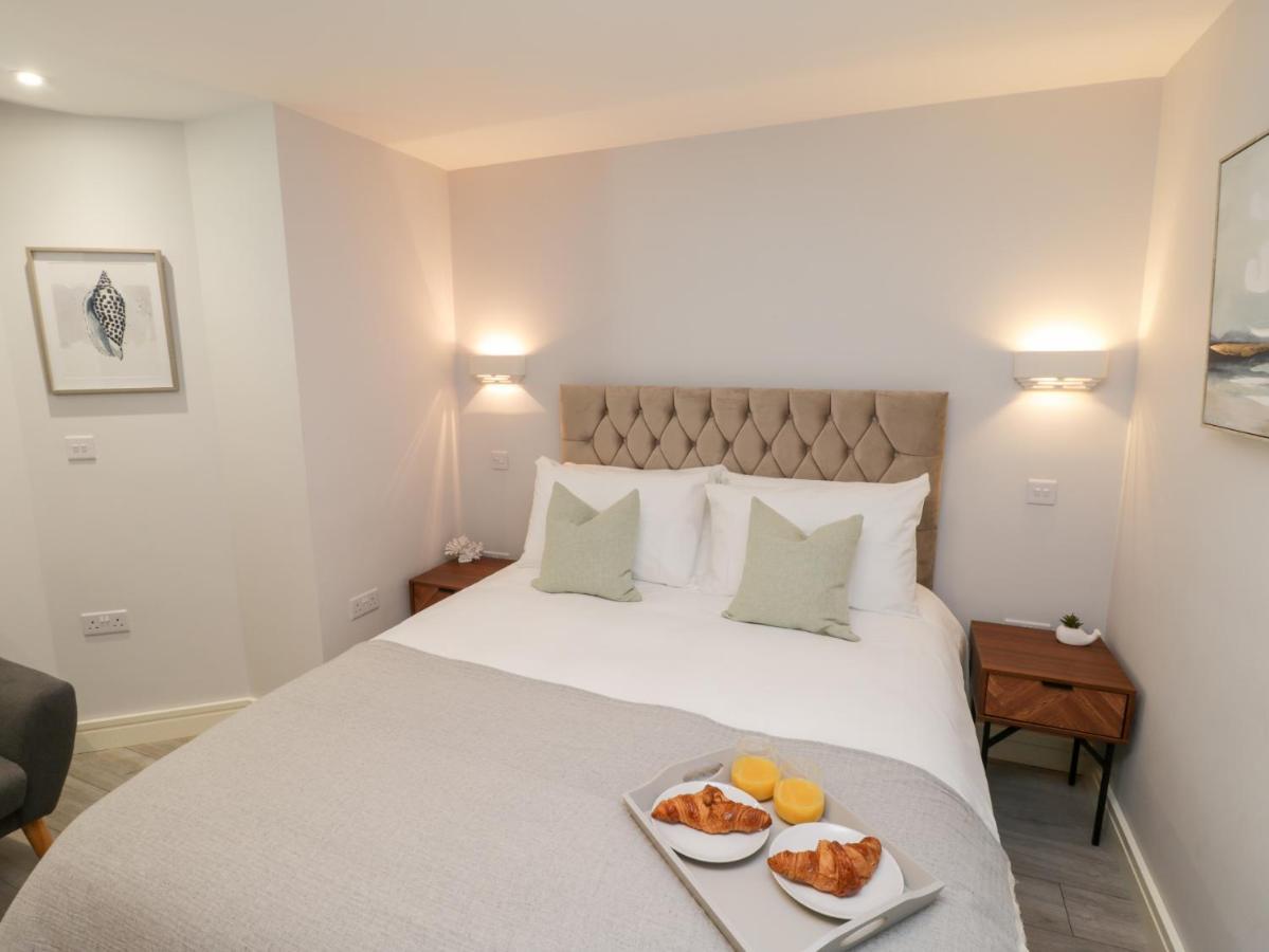 North Bay Retreat Apartment Скарбъро Екстериор снимка