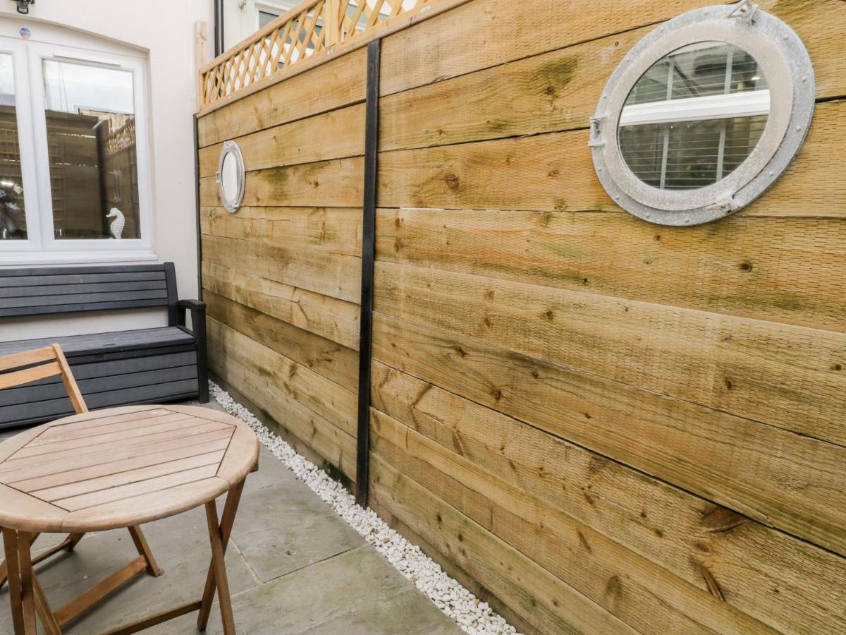 North Bay Retreat Apartment Скарбъро Екстериор снимка